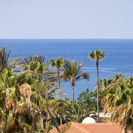 Cosy Near The Sea In Americas By Olax *