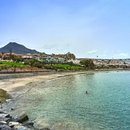 Cosy Near The Sea In Americas Apartment